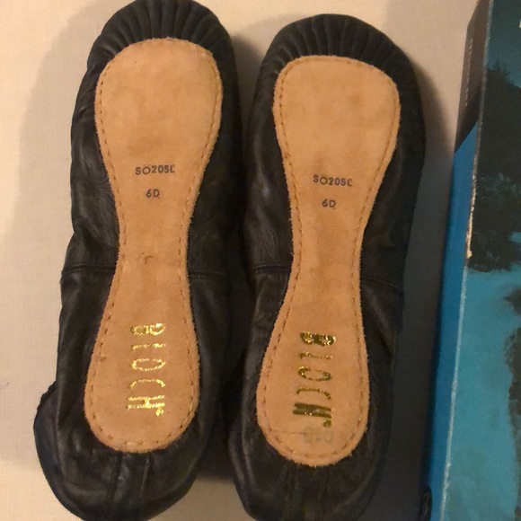 NIB Vintage Bloch Ballet slippers - Picture 2 of 6